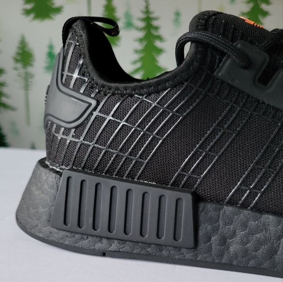 NEW 9.5 Mens NMD_R1 Addidas Shoes. - Picture 4 of 14
